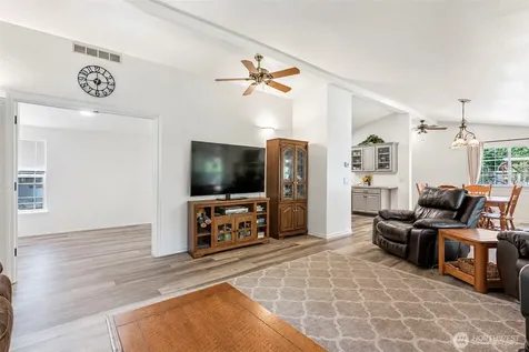136 Longhorn Road Amboy WA 98601