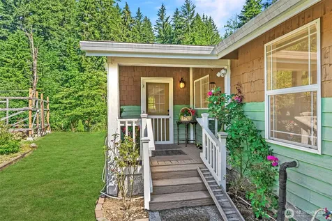 136 Longhorn Road Amboy WA 98601