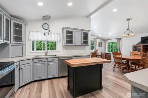 136 Longhorn Road Amboy WA 98601