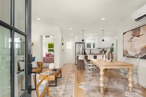 8913 8th Avenue NE Seattle WA 98115
