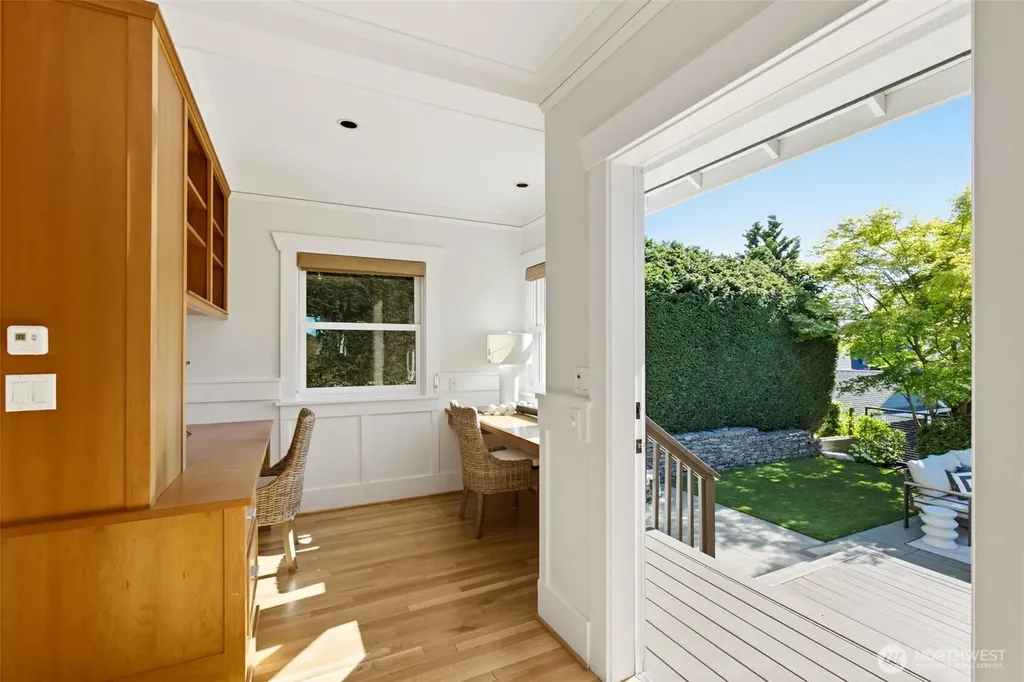1625 7th Avenue W Seattle WA 98119