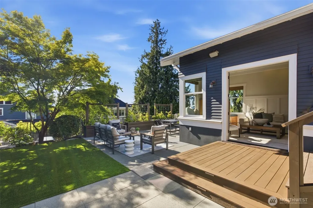 1625 7th Avenue W Seattle WA 98119