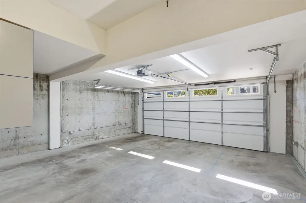 1625 7th Avenue W Seattle WA 98119