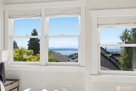 1625 7th Avenue W Seattle WA 98119