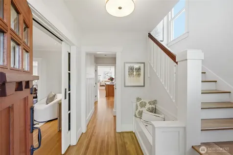 1625 7th Avenue W Seattle WA 98119