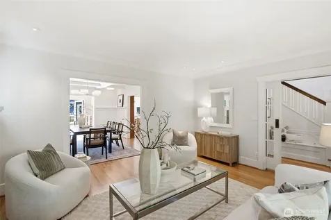 1625 7th Avenue W Seattle WA 98119