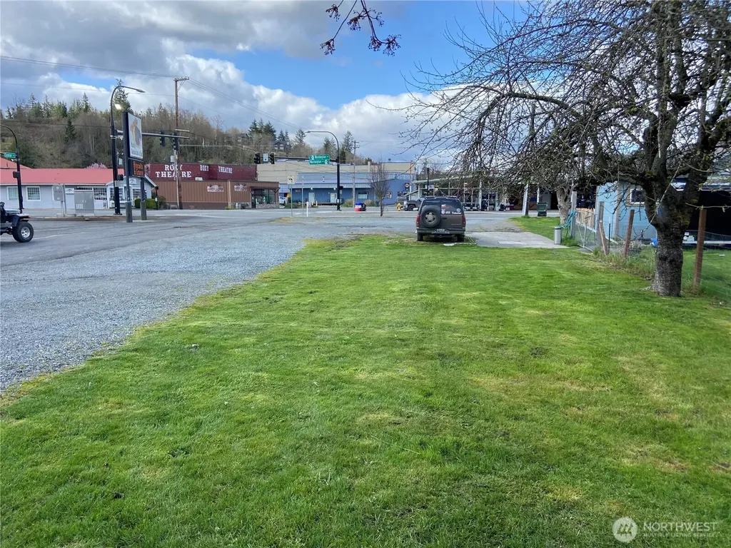 103 Washington Eatonville WA 98328
