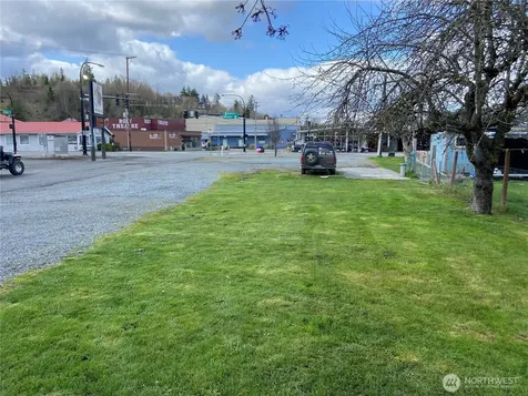103 Washington Eatonville WA 98328