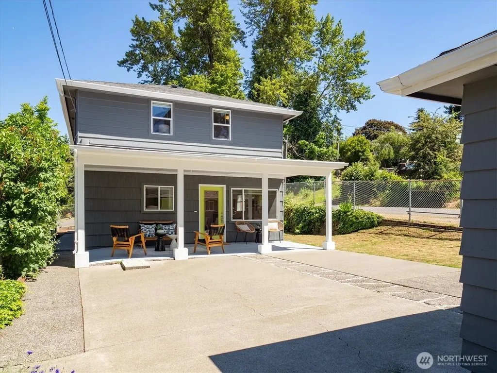 2315 S Bateman Street Seattle WA 98108