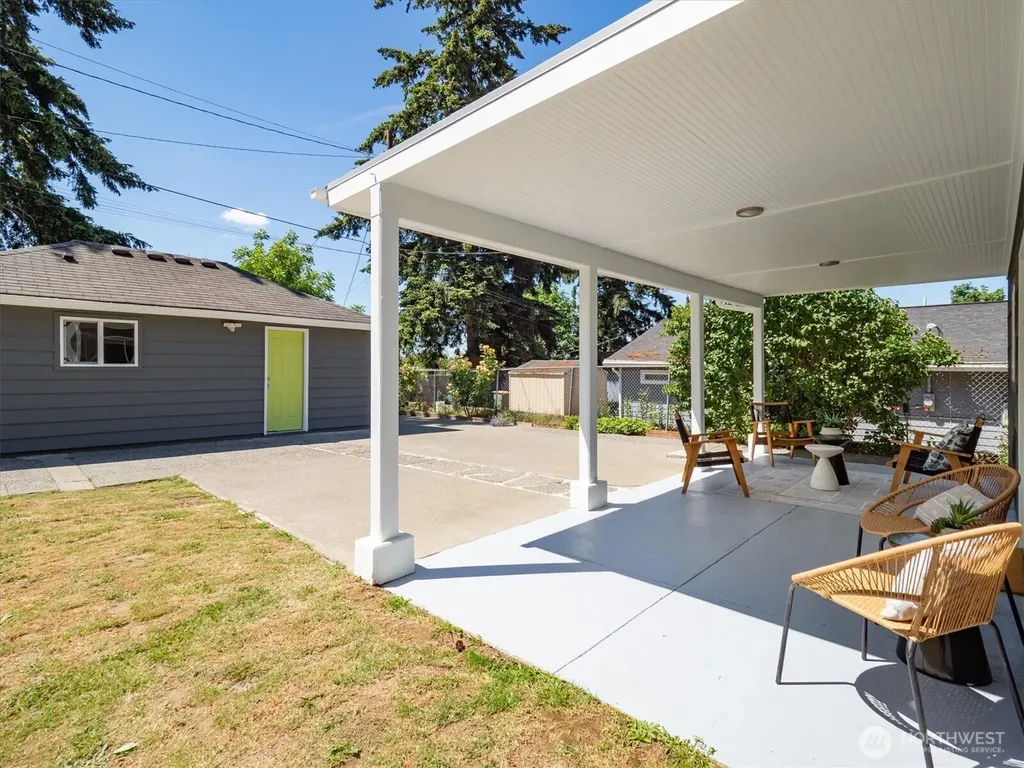2315 S Bateman Street Seattle WA 98108
