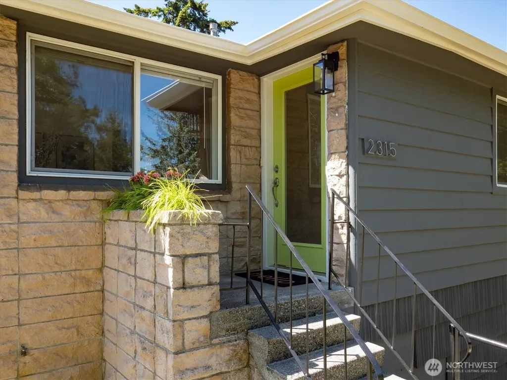 2315 S Bateman Street Seattle WA 98108