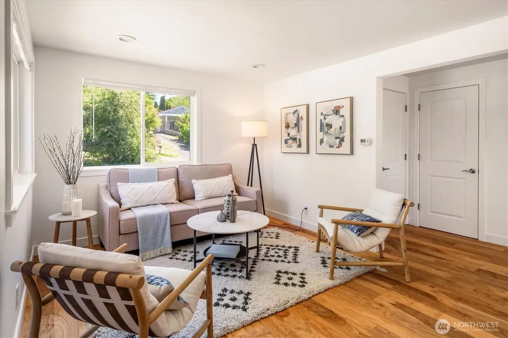 2315 S Bateman Street Seattle WA 98108