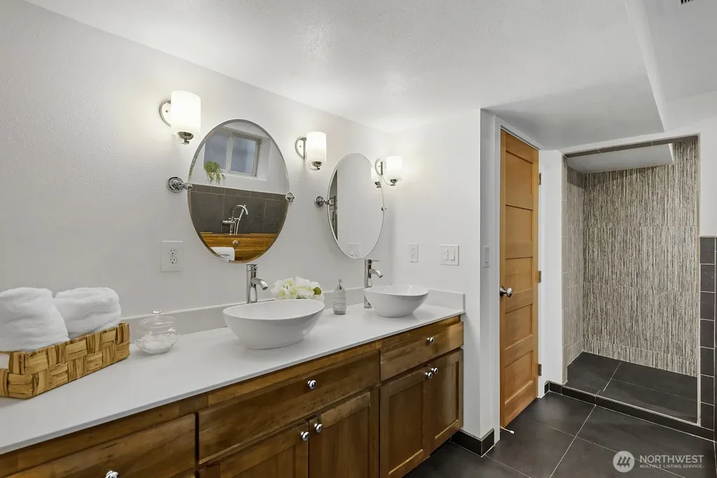 3412 79th Avenue SE Seattle WA 98040