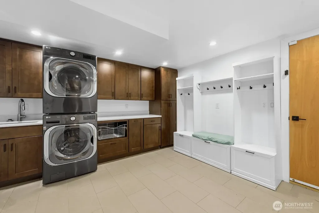 3412 79th Avenue SE Seattle WA 98040