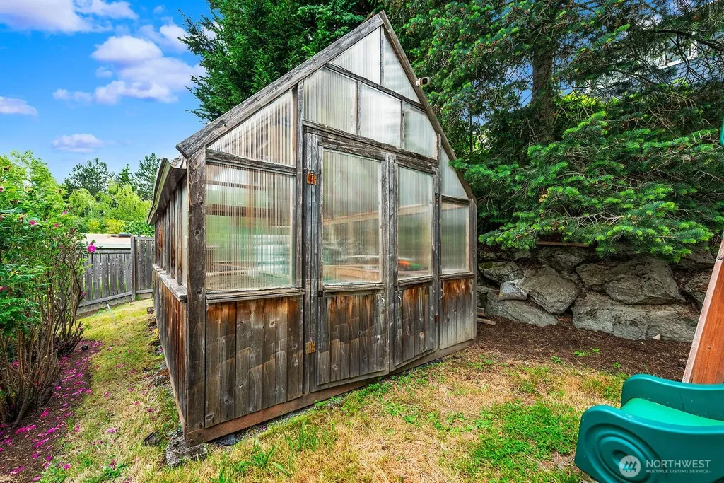 3412 79th Avenue SE Seattle WA 98040
