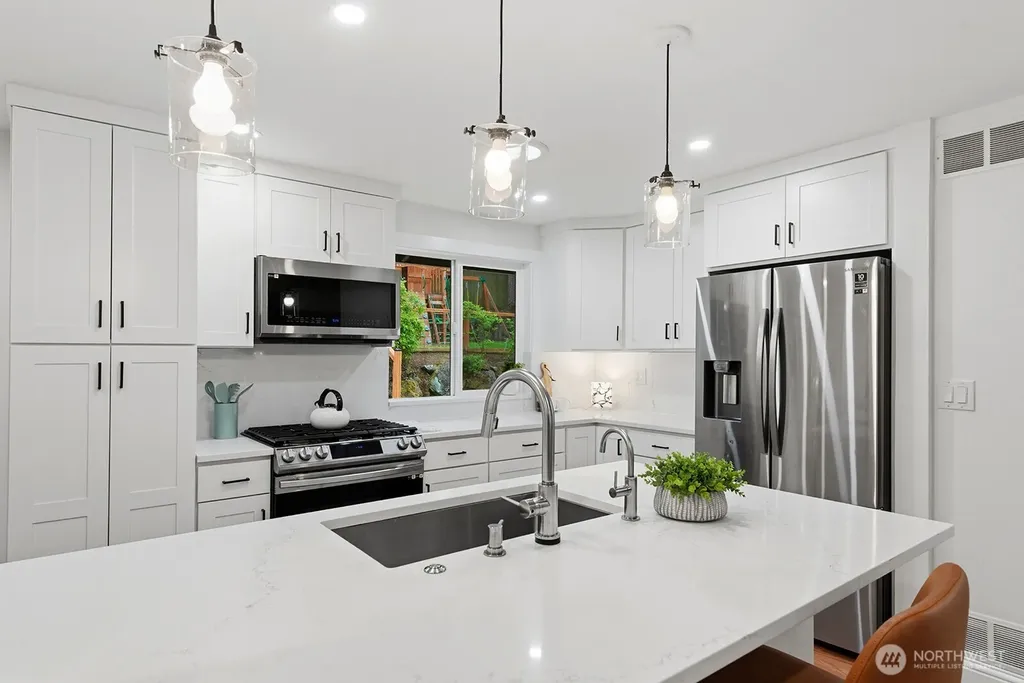 3412 79th Avenue SE Seattle WA 98040