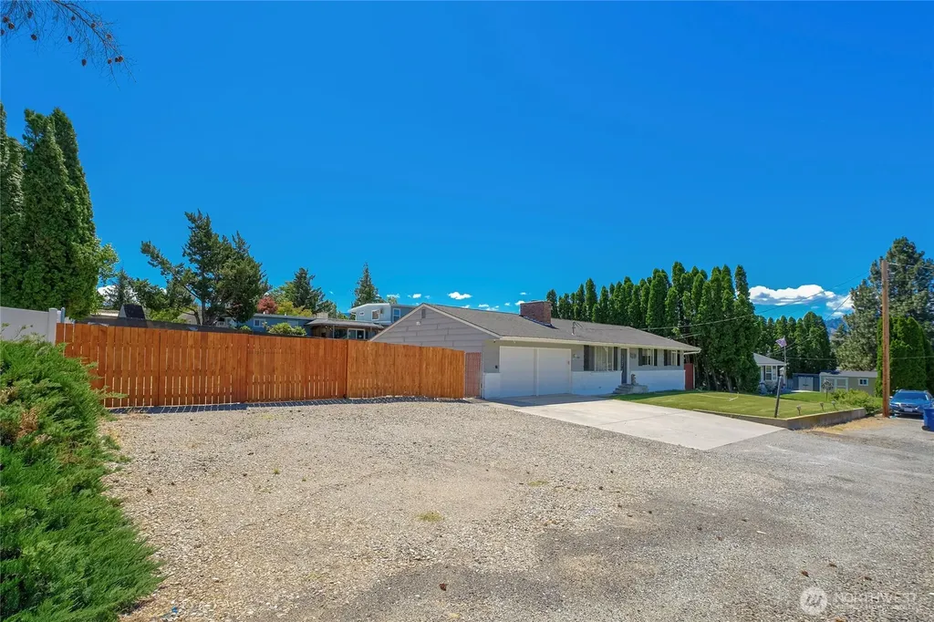 546 Rolfs Court East Wenatchee WA 98802
