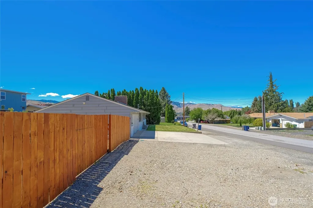546 Rolfs Court East Wenatchee WA 98802
