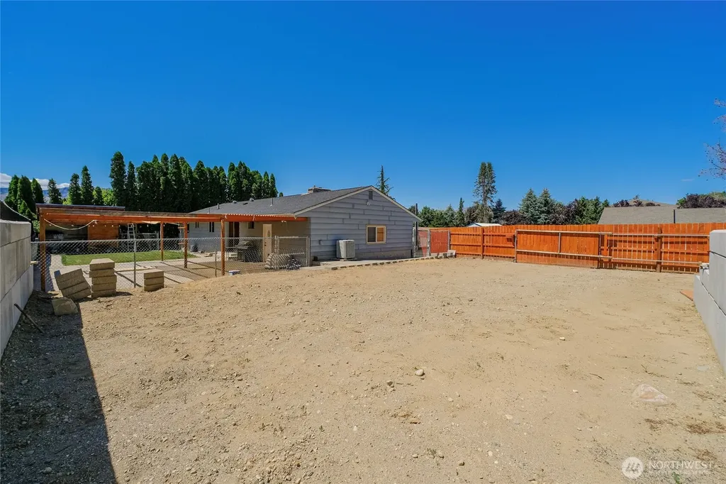 546 Rolfs Court East Wenatchee WA 98802