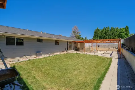 546 Rolfs Court East Wenatchee WA 98802