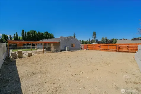 546 Rolfs Court East Wenatchee WA 98802