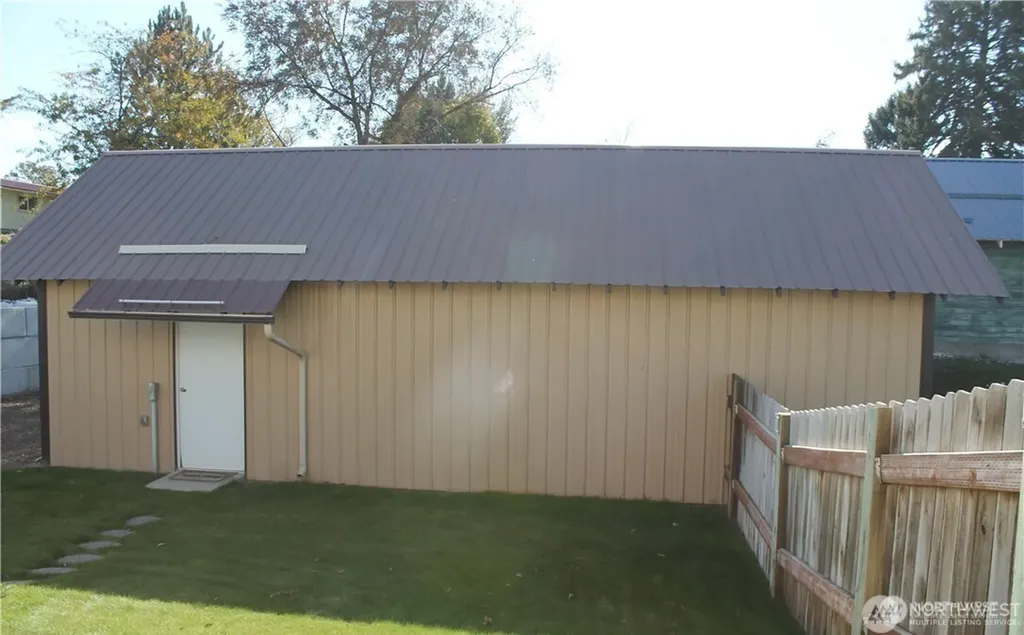 27 Orchard Loop N Tonasket WA 98855