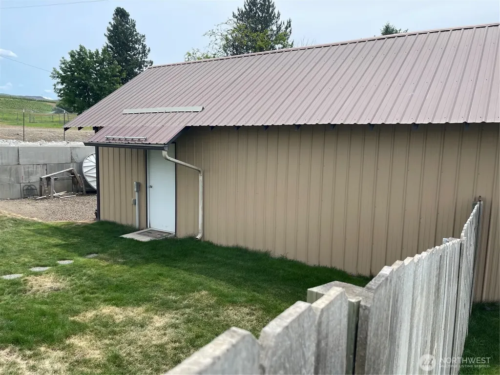 27 Orchard Loop N Tonasket WA 98855