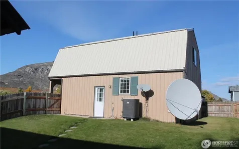 27 Orchard Loop N Tonasket WA 98855
