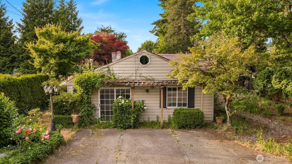 804 84th Avenue NE Medina WA 98039