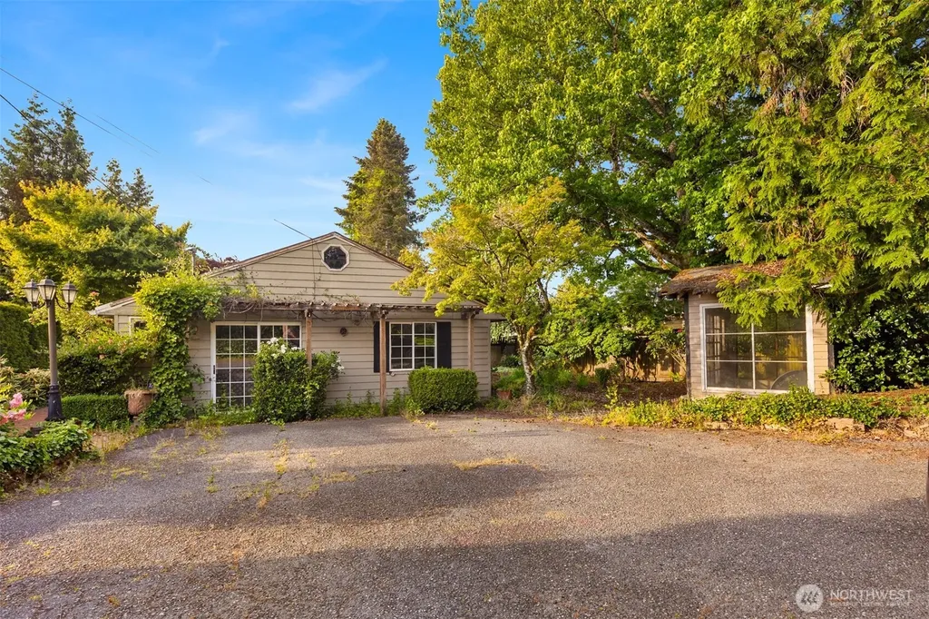 804 84th Avenue NE Medina WA 98039