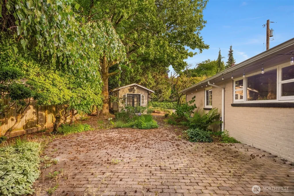 804 84th Avenue NE Medina WA 98039