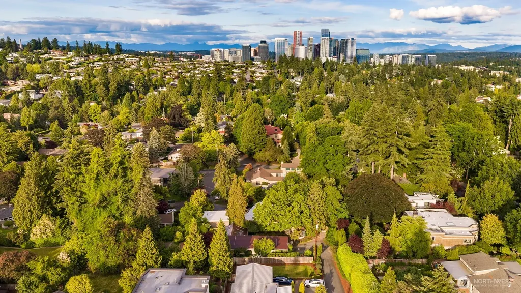 804 84th Avenue NE Medina WA 98039