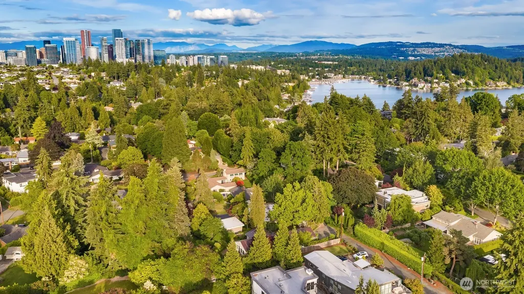 804 84th Avenue NE Medina WA 98039