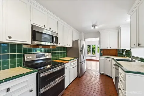 804 84th Avenue NE Medina WA 98039