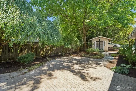 804 84th Avenue NE Medina WA 98039