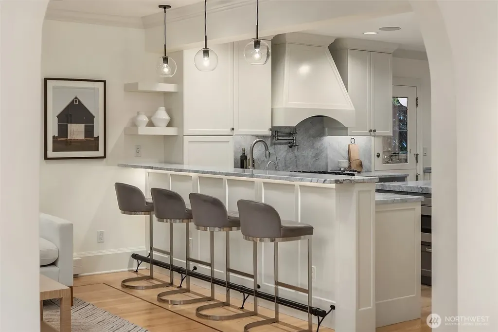 3715 47th Place NE Seattle WA 98105