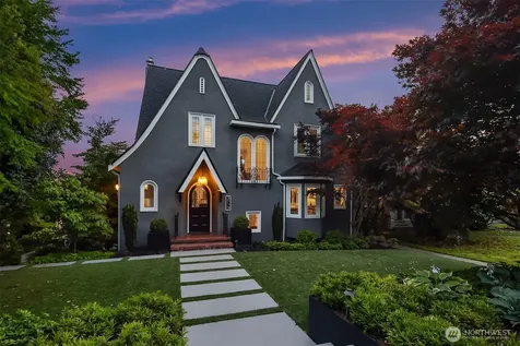 3715 47th Place NE Seattle WA 98105