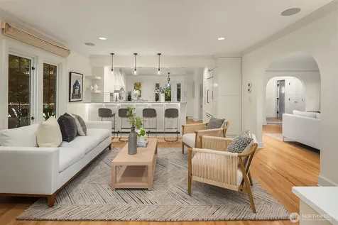 3715 47th Place NE Seattle WA 98105
