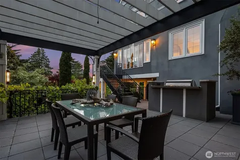 3715 47th Place NE Seattle WA 98105