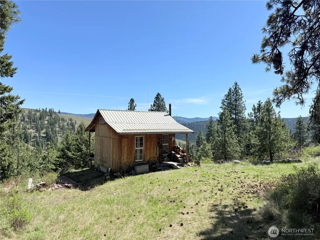 36 Sqove Road Wauconda WA 98859