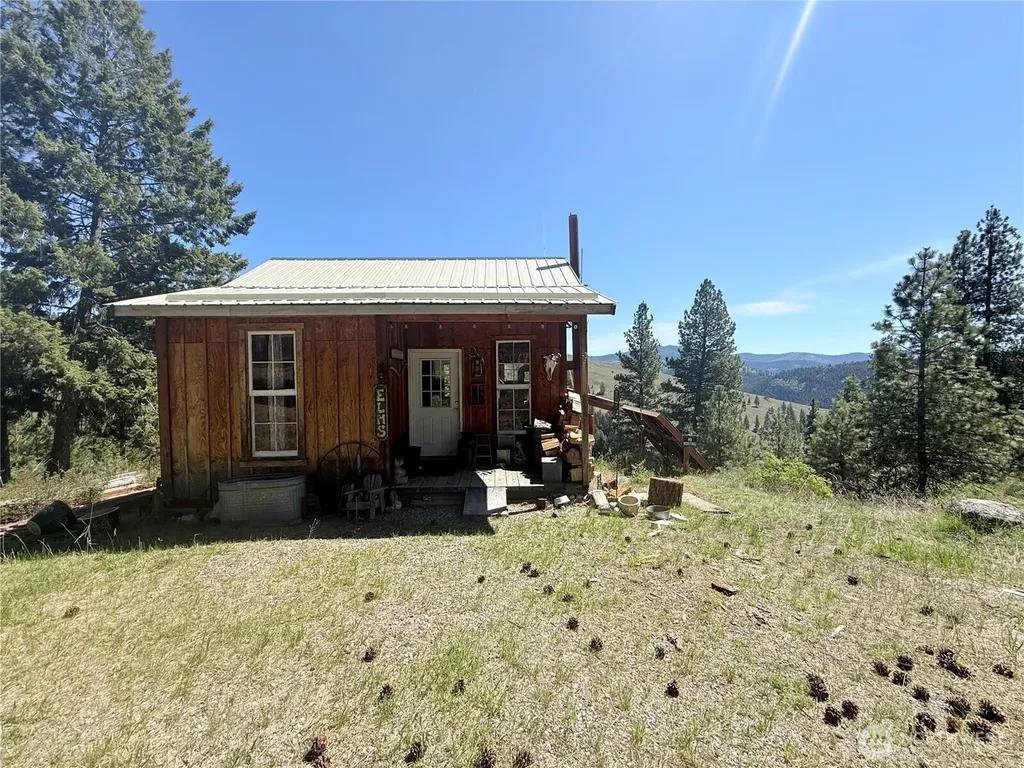 36 Sqove Road Wauconda WA 98859