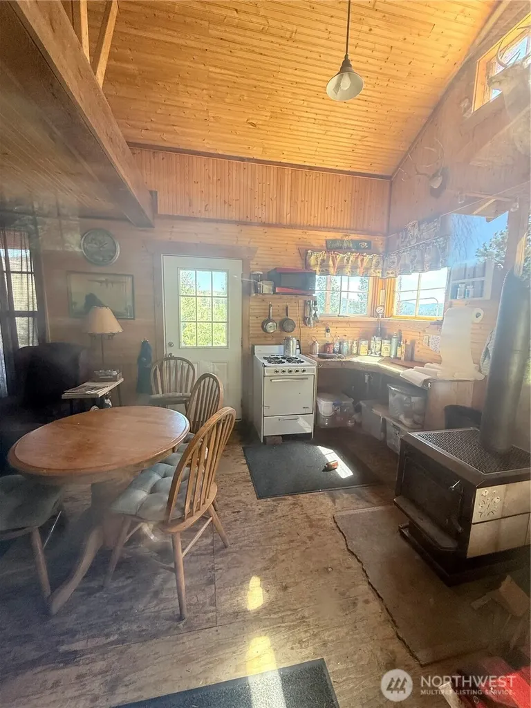 36 Sqove Road Wauconda WA 98859