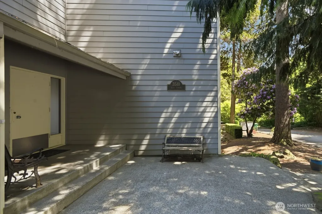 3510 W Elmore Street Seattle WA 98199