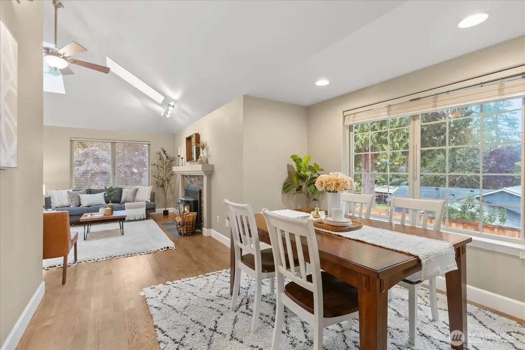 11512 18th Place SE Lake Stevens WA 98258