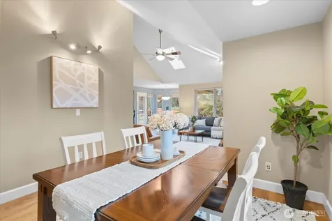 11512 18th Place SE Lake Stevens WA 98258
