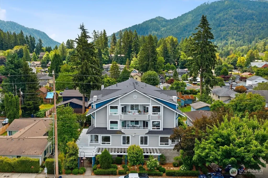 275 E Sunset Way Issaquah WA 98027