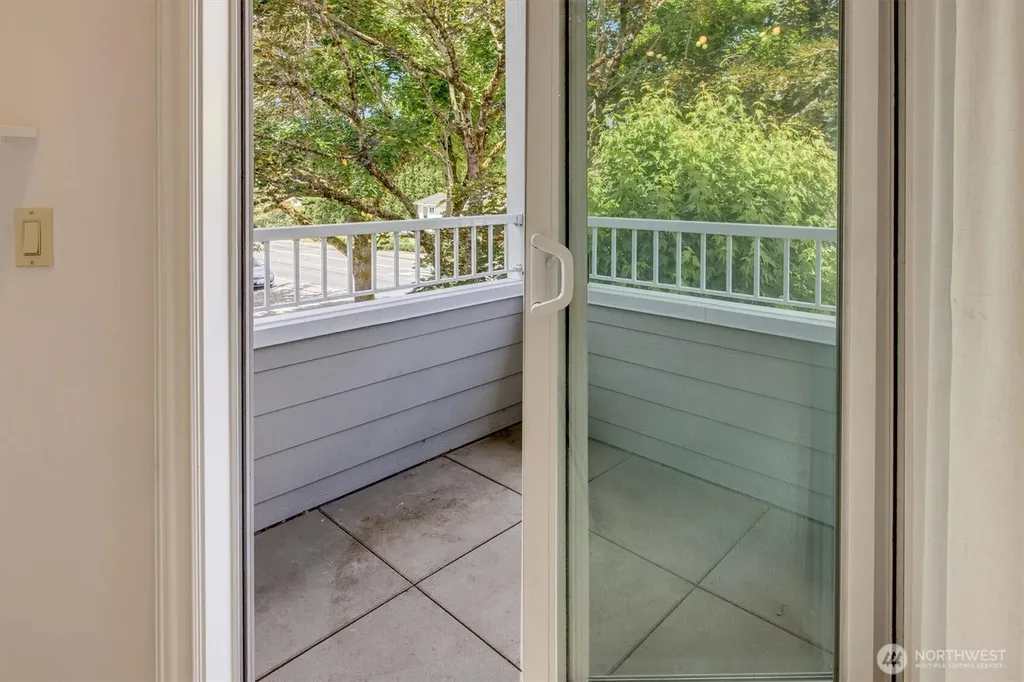 275 E Sunset Way Issaquah WA 98027