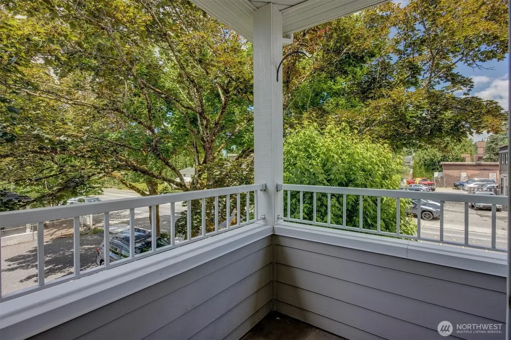 275 E Sunset Way Issaquah WA 98027