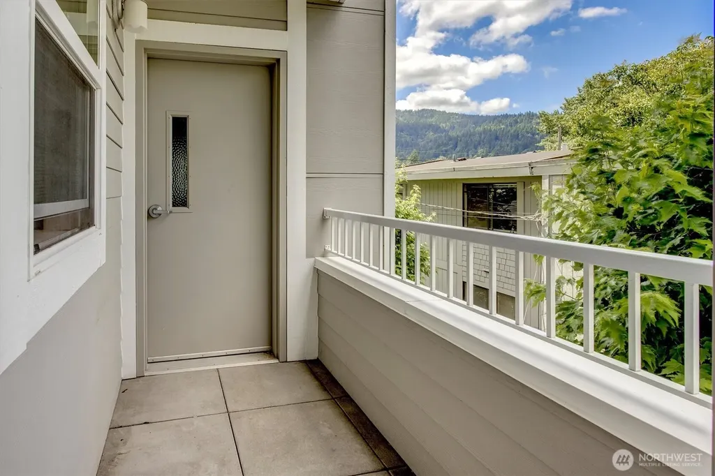 275 E Sunset Way Issaquah WA 98027