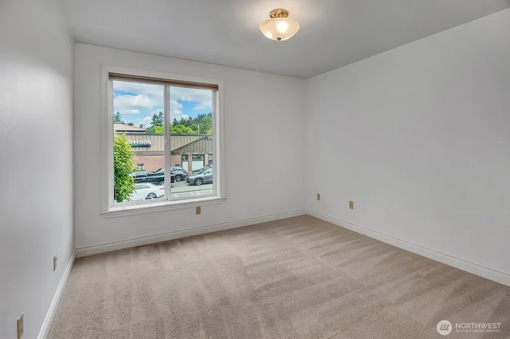 275 E Sunset Way Issaquah WA 98027